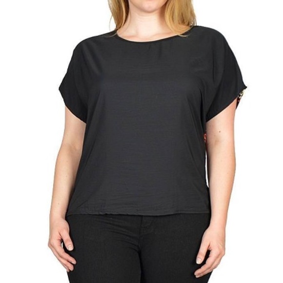 (1X) Plus Size Tribal Print Dolman Top - Picture 2 of 6